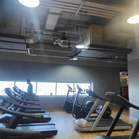 Fitness First (ฟิตเนส เฟิรส์ท) .